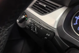 harmaa Skoda Rapid 2018 kuva 16.