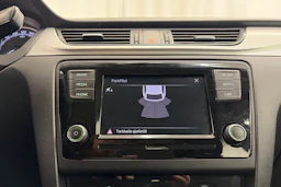harmaa Skoda Rapid 2018 kuva 17.