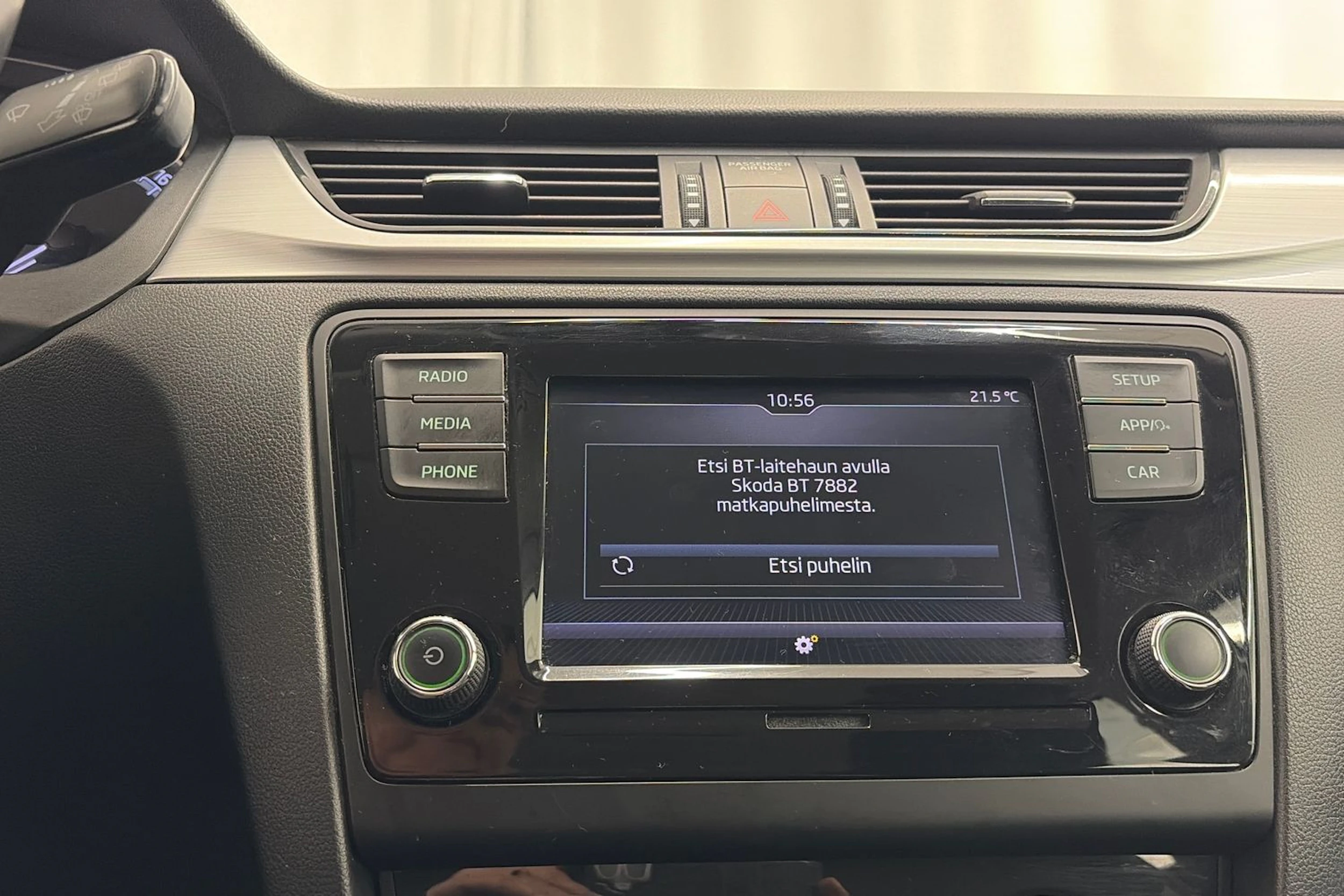 harmaa Skoda Rapid 2018 kuva 19.