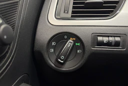 harmaa Skoda Rapid 2018 kuva 22.