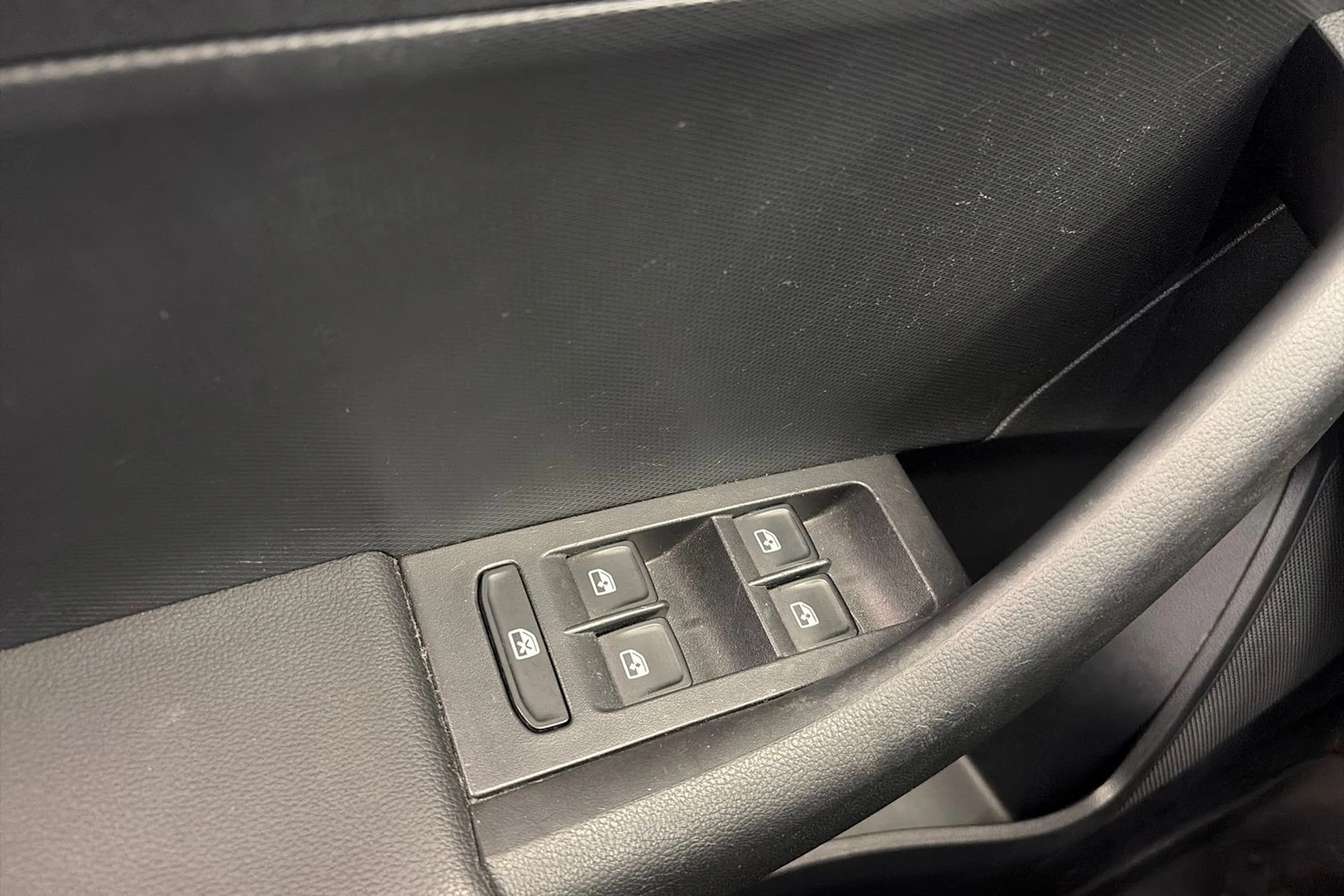 harmaa Skoda Rapid 2018 kuva 23.