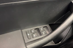 harmaa Skoda Rapid 2018 kuva 23.