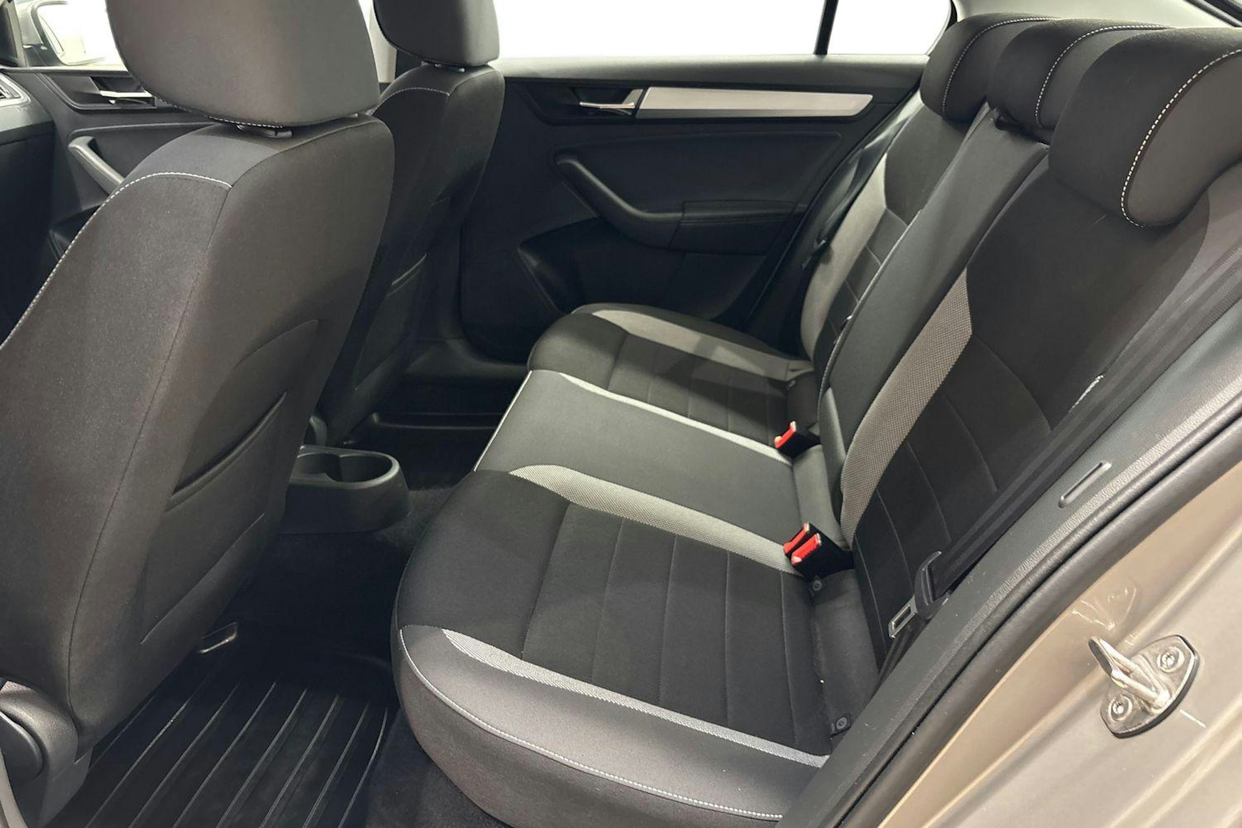 Ruskea (beige) Skoda RAPID 2018 kuva 10.