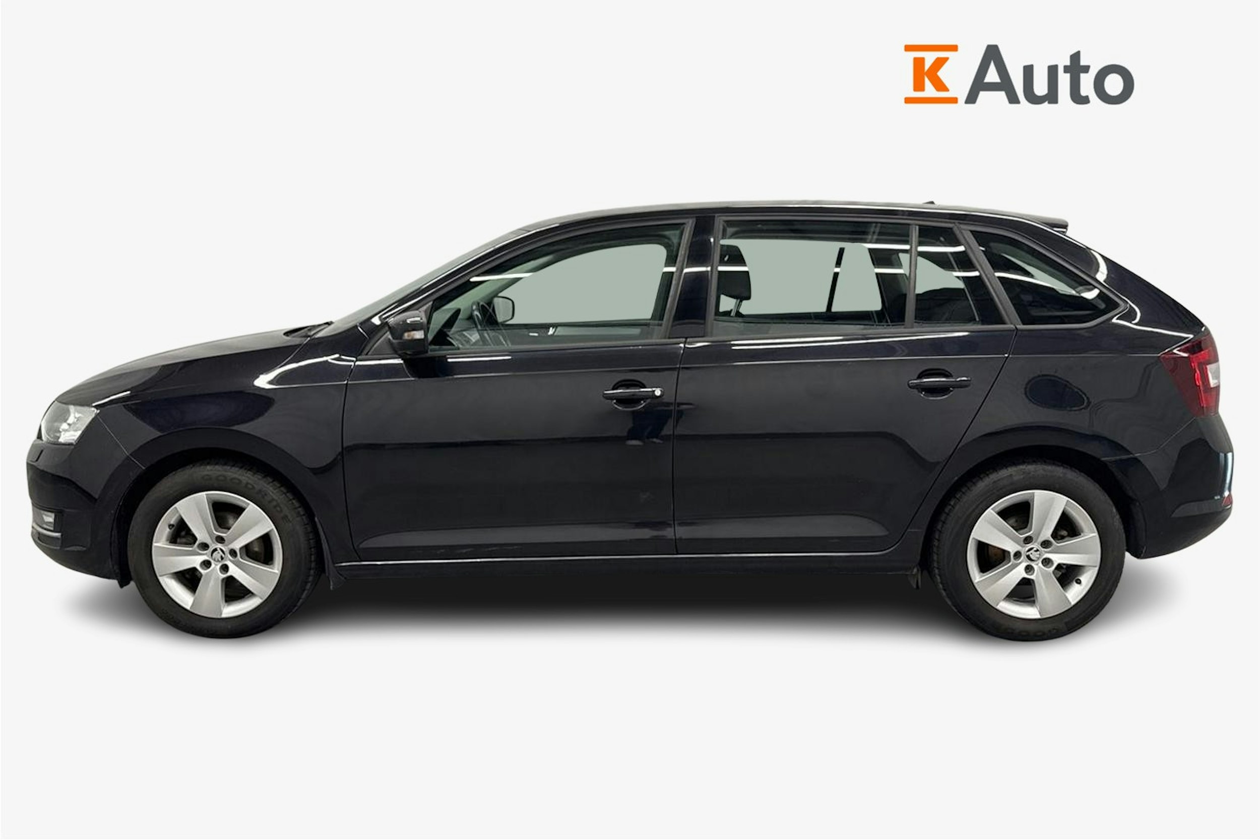 musta Skoda Rapid 2018 kuva 6.