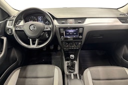 musta Skoda Rapid 2018 kuva 9.