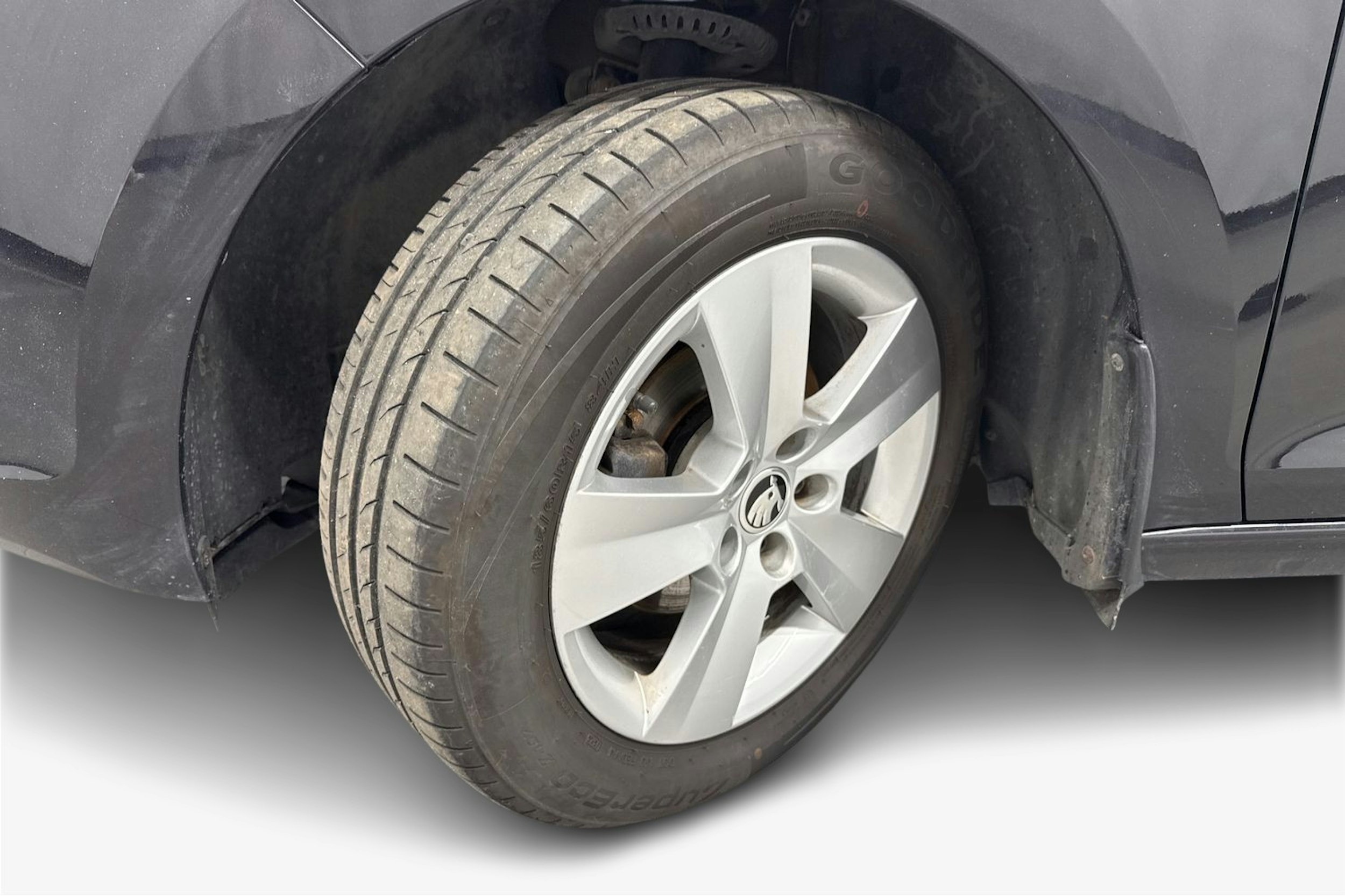 musta Skoda Rapid 2018 kuva 11.