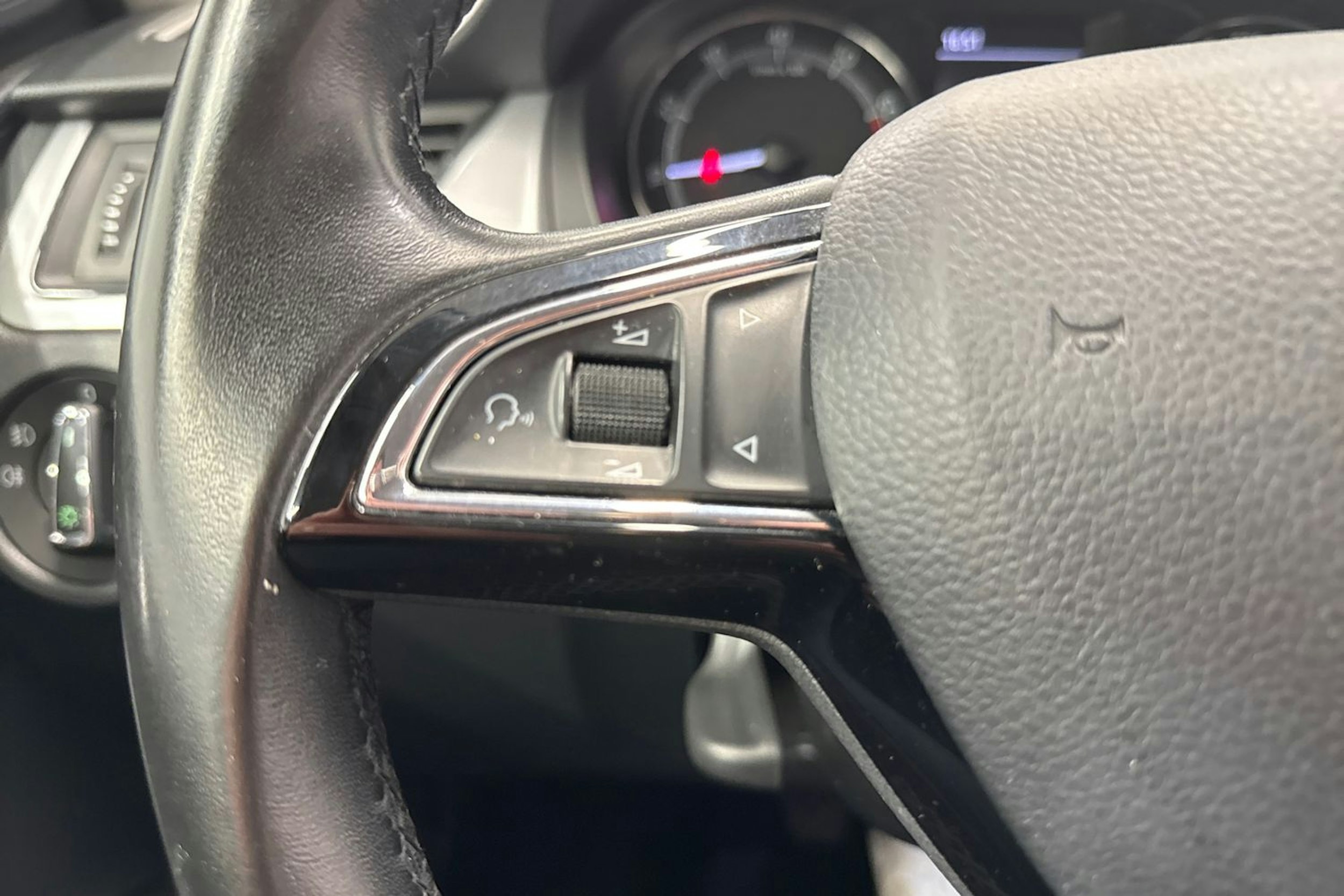 musta Skoda Rapid 2018 kuva 21.