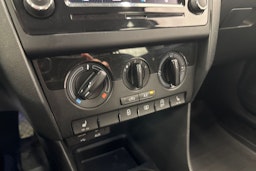 musta Skoda Rapid 2018 kuva 27.