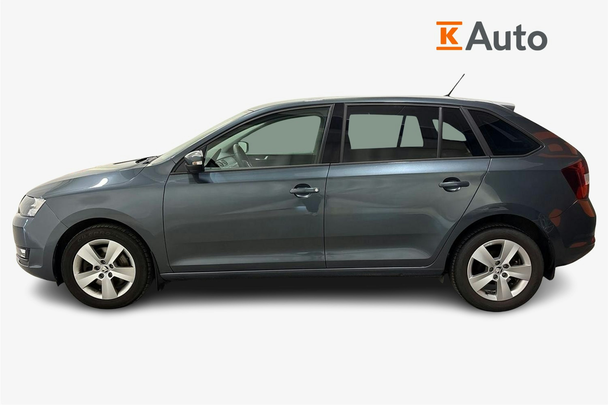 harmaa Skoda Rapid 2019 kuva 5.