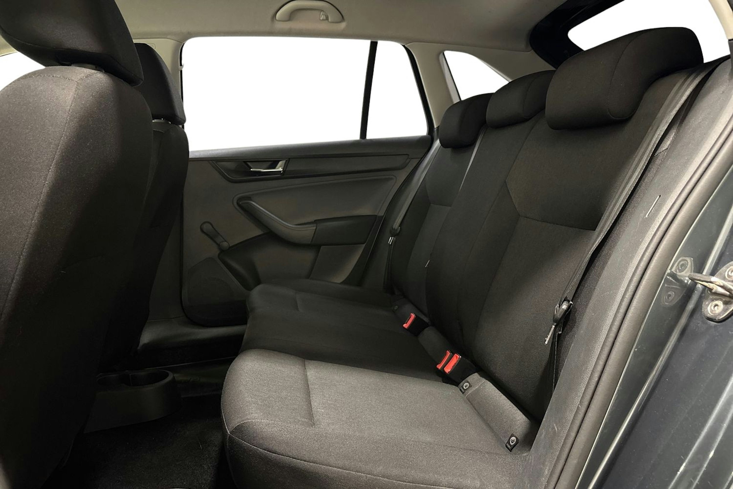 harmaa Skoda Rapid 2019 kuva 8.
