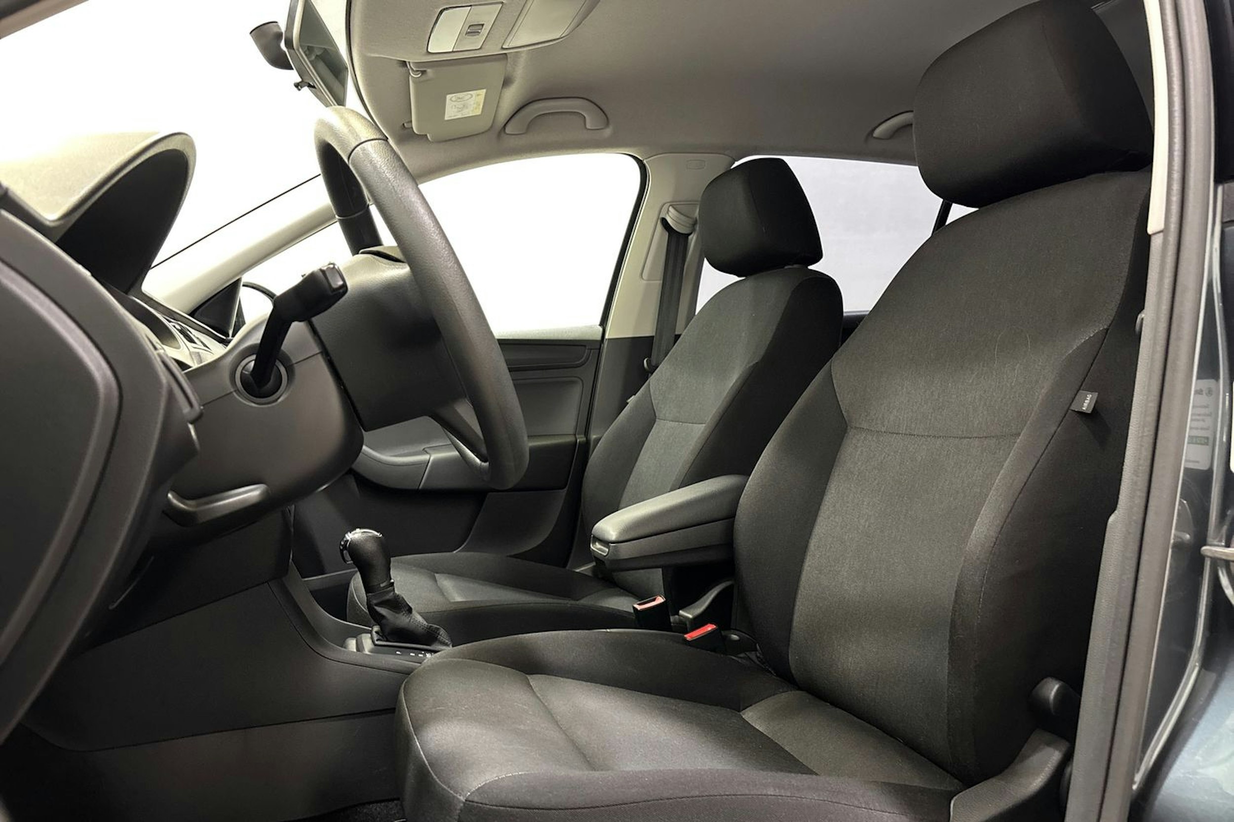 harmaa Skoda Rapid 2019 kuva 11.