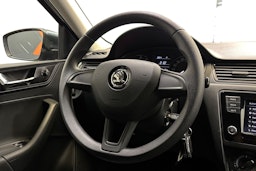 harmaa Skoda Rapid 2019 kuva 12.