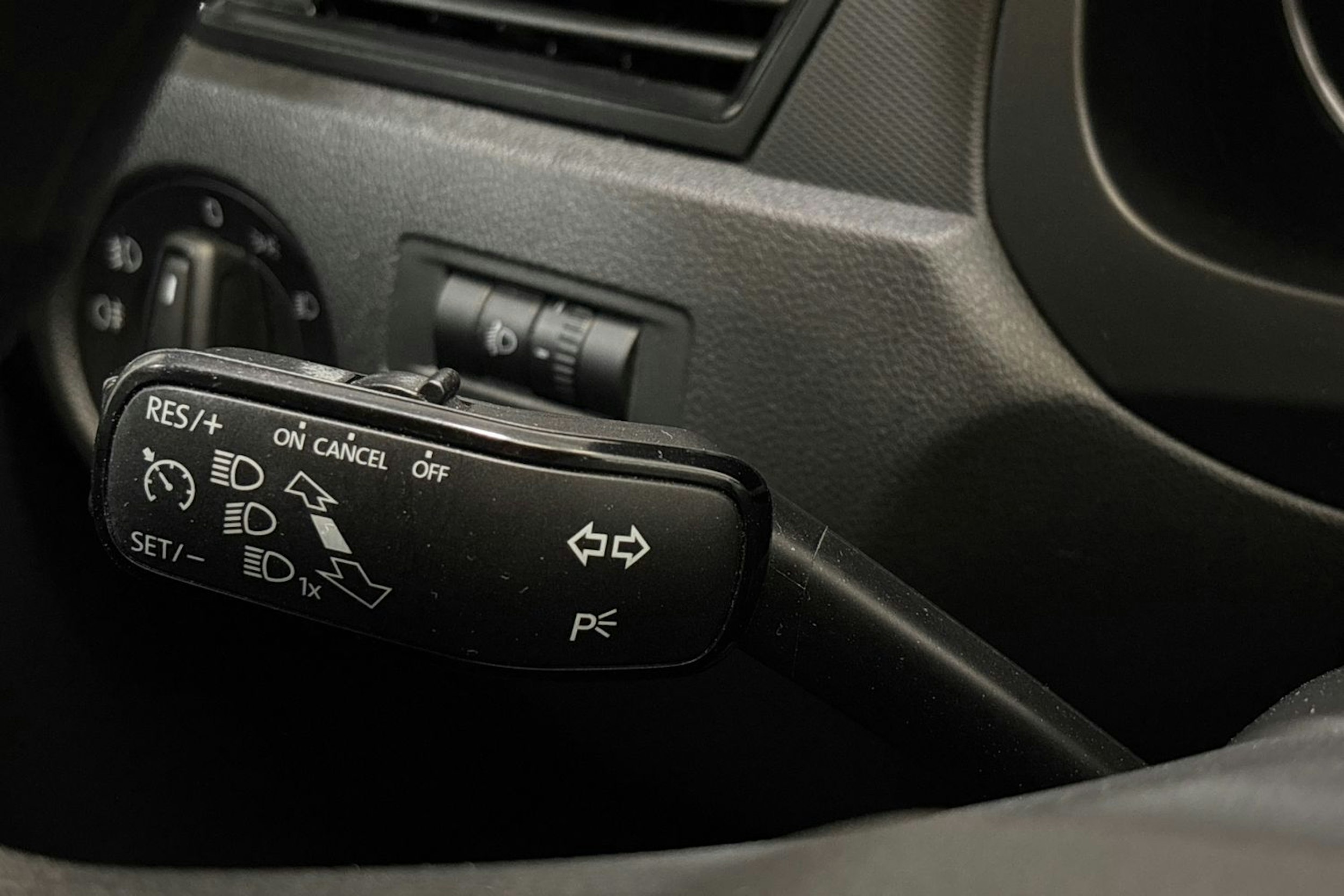 harmaa Skoda Rapid 2019 kuva 13.