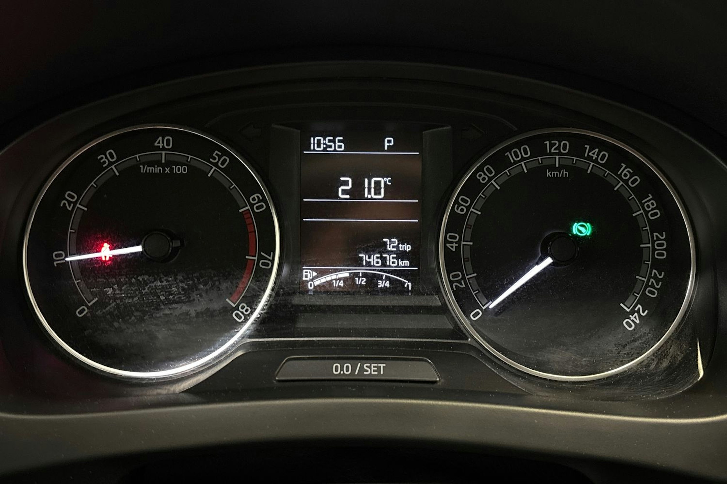 harmaa Skoda Rapid 2019 kuva 14.