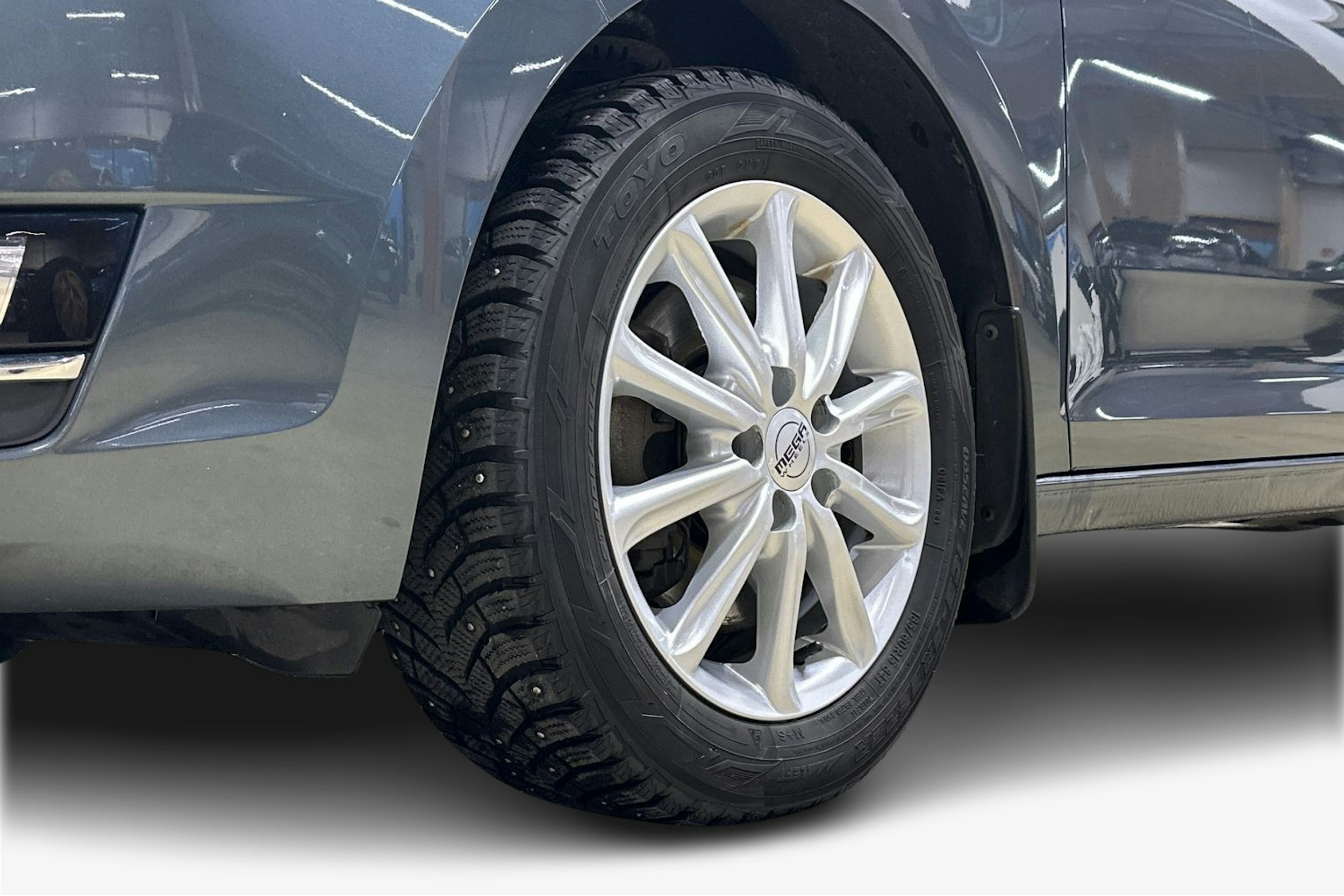 harmaa Skoda Rapid 2019 kuva 9.