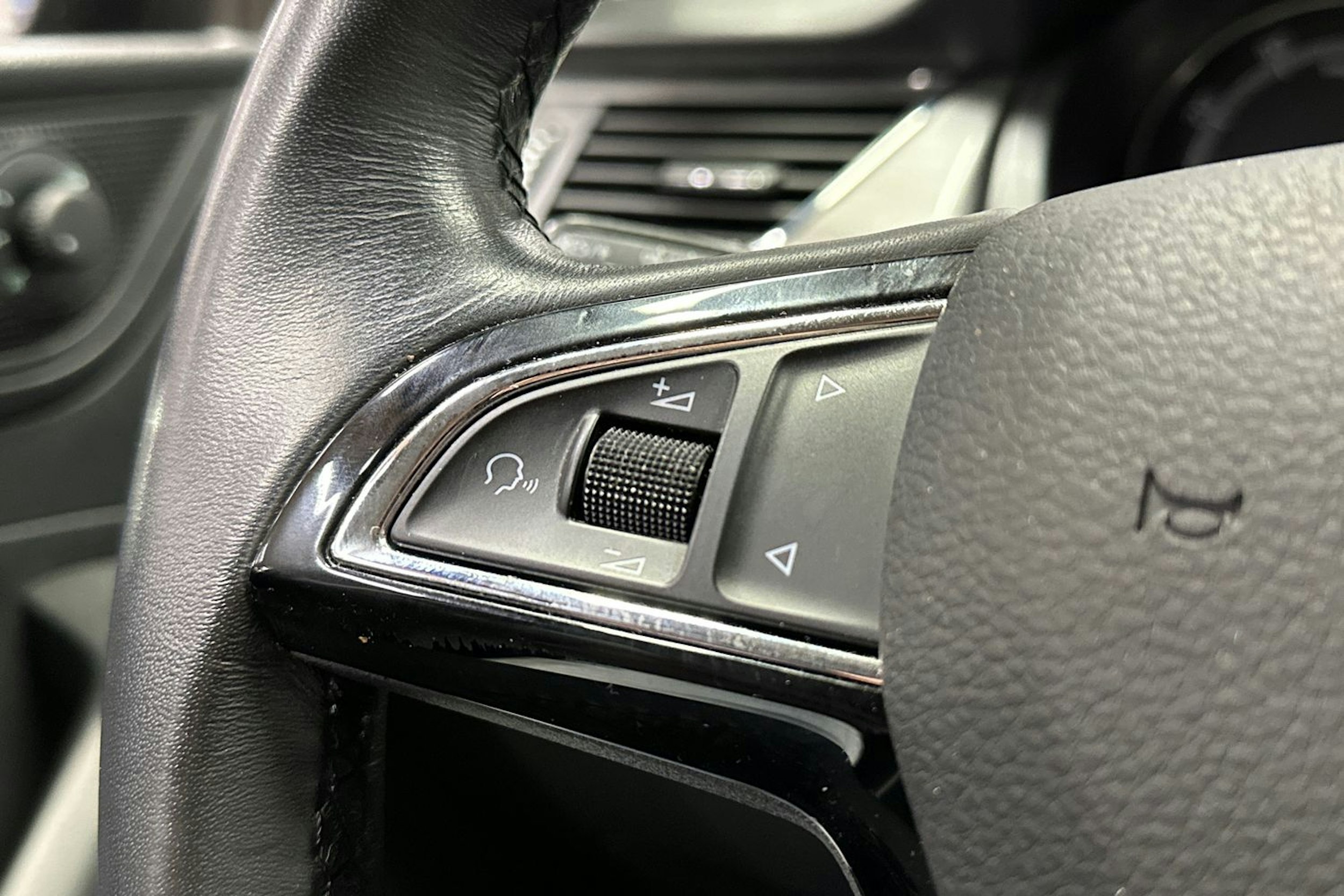 harmaa Skoda Rapid 2019 kuva 13.