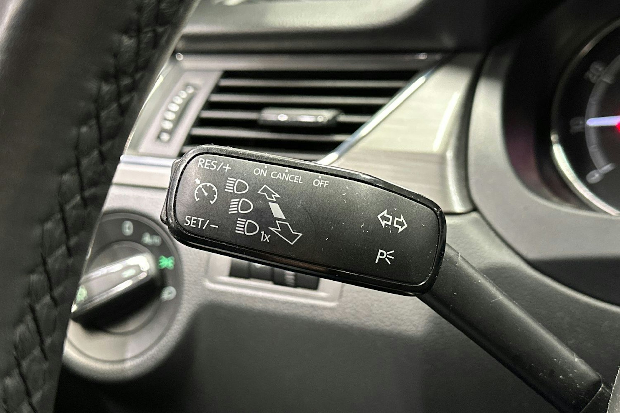 harmaa Skoda Rapid 2019 kuva 15.