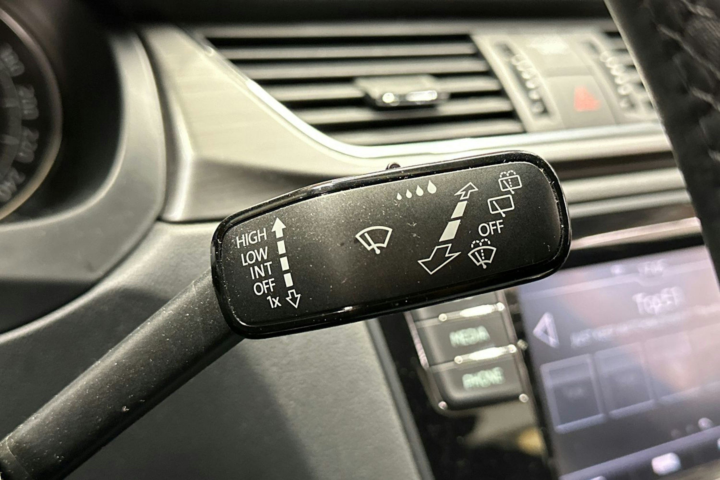 harmaa Skoda Rapid 2019 kuva 16.