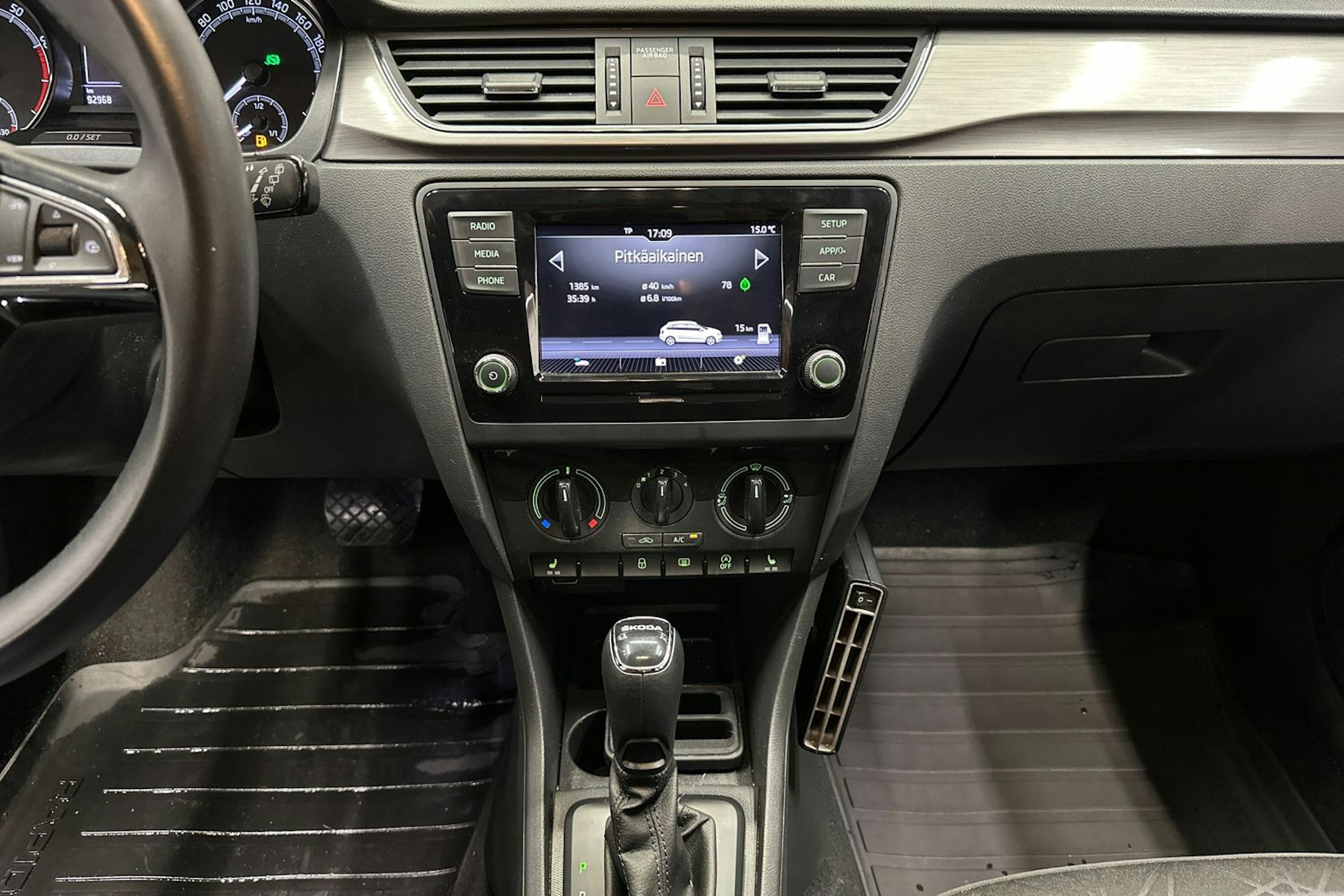 harmaa Skoda Rapid 2019 kuva 19.