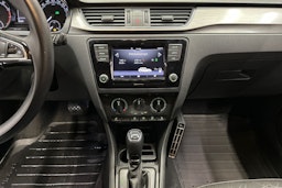 harmaa Skoda Rapid 2019 kuva 19.