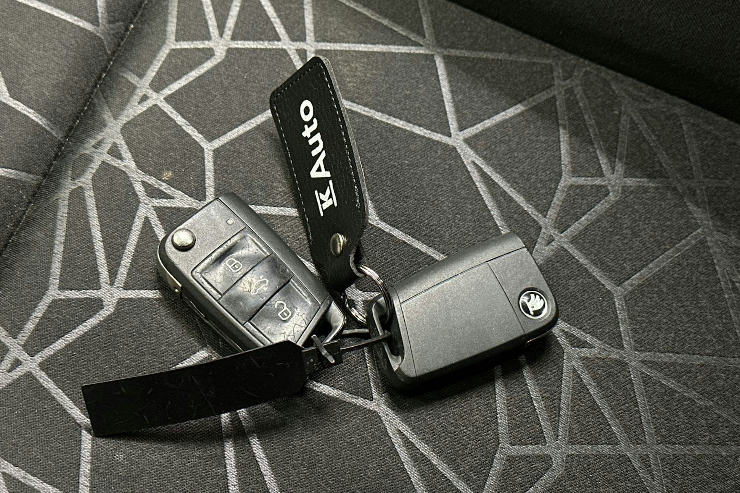 harmaa Skoda Rapid 2019 kuva 20.