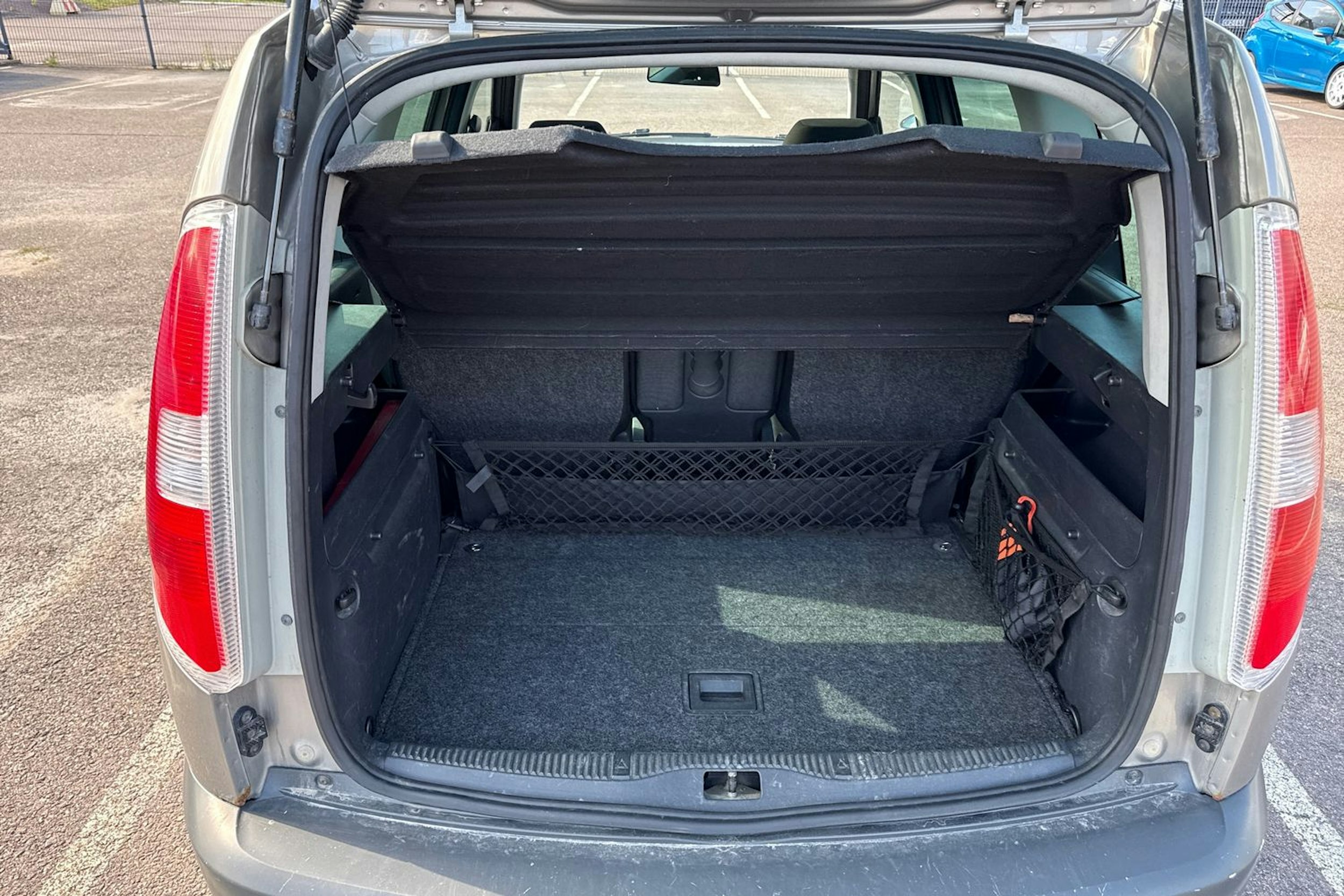 Ruskea (beige) Skoda Roomster 2011 kuva 11.