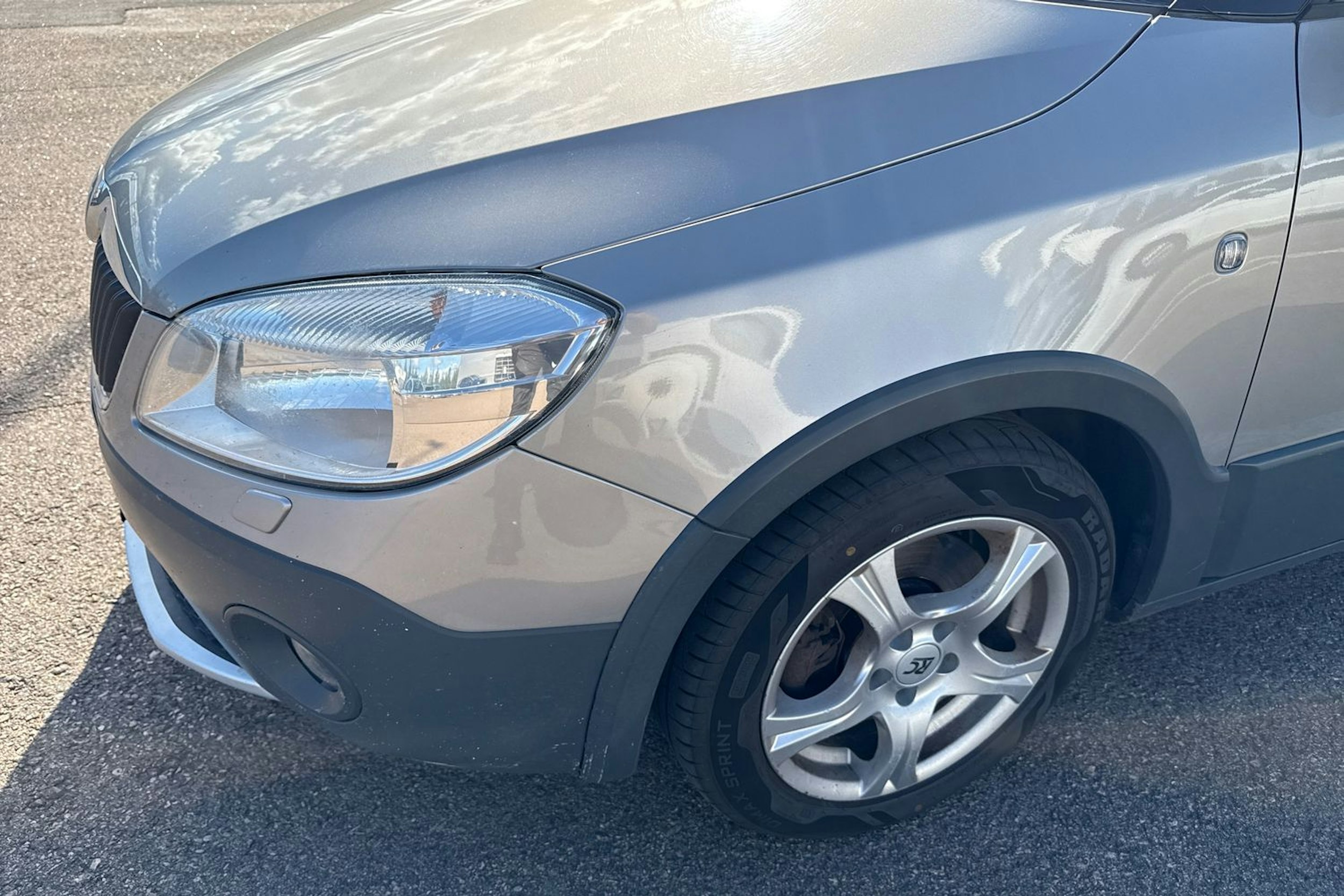 Ruskea (beige) Skoda Roomster 2011 kuva 29.