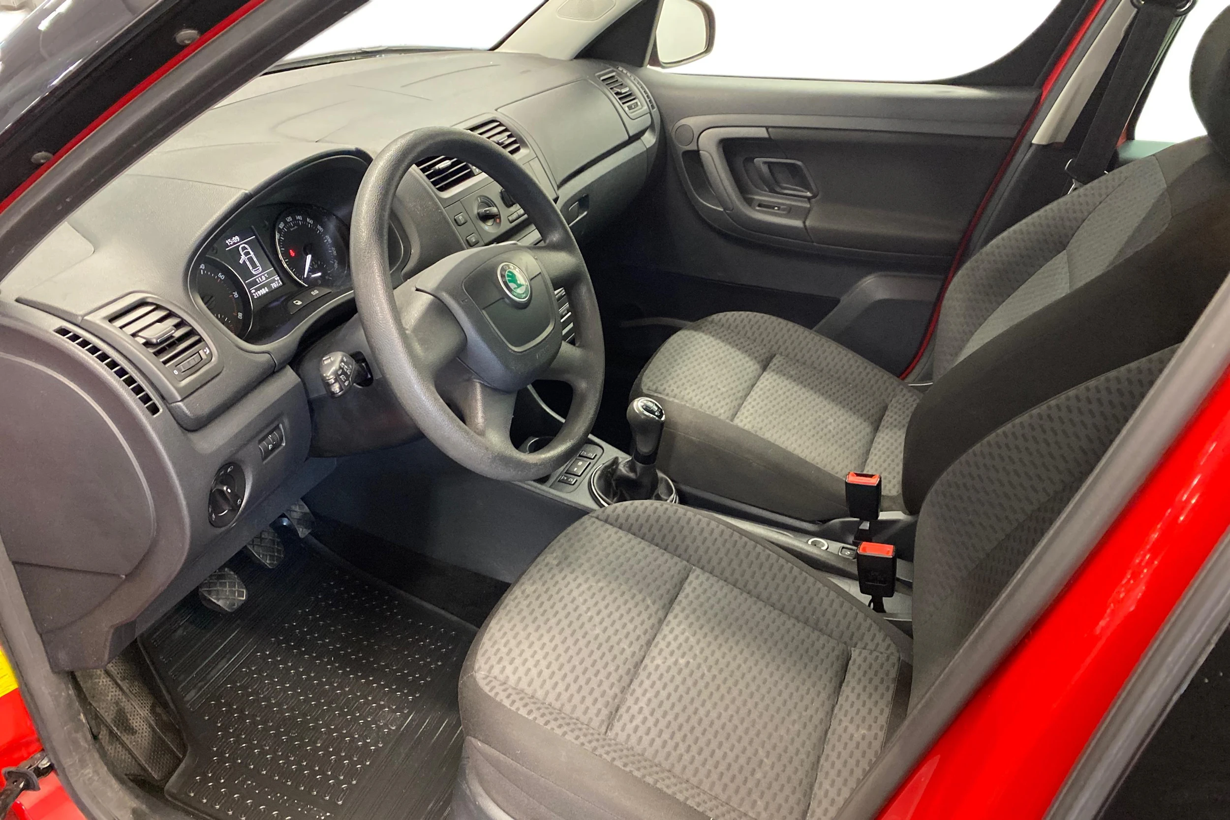 punainen Skoda Roomster 2012 kuva 6.