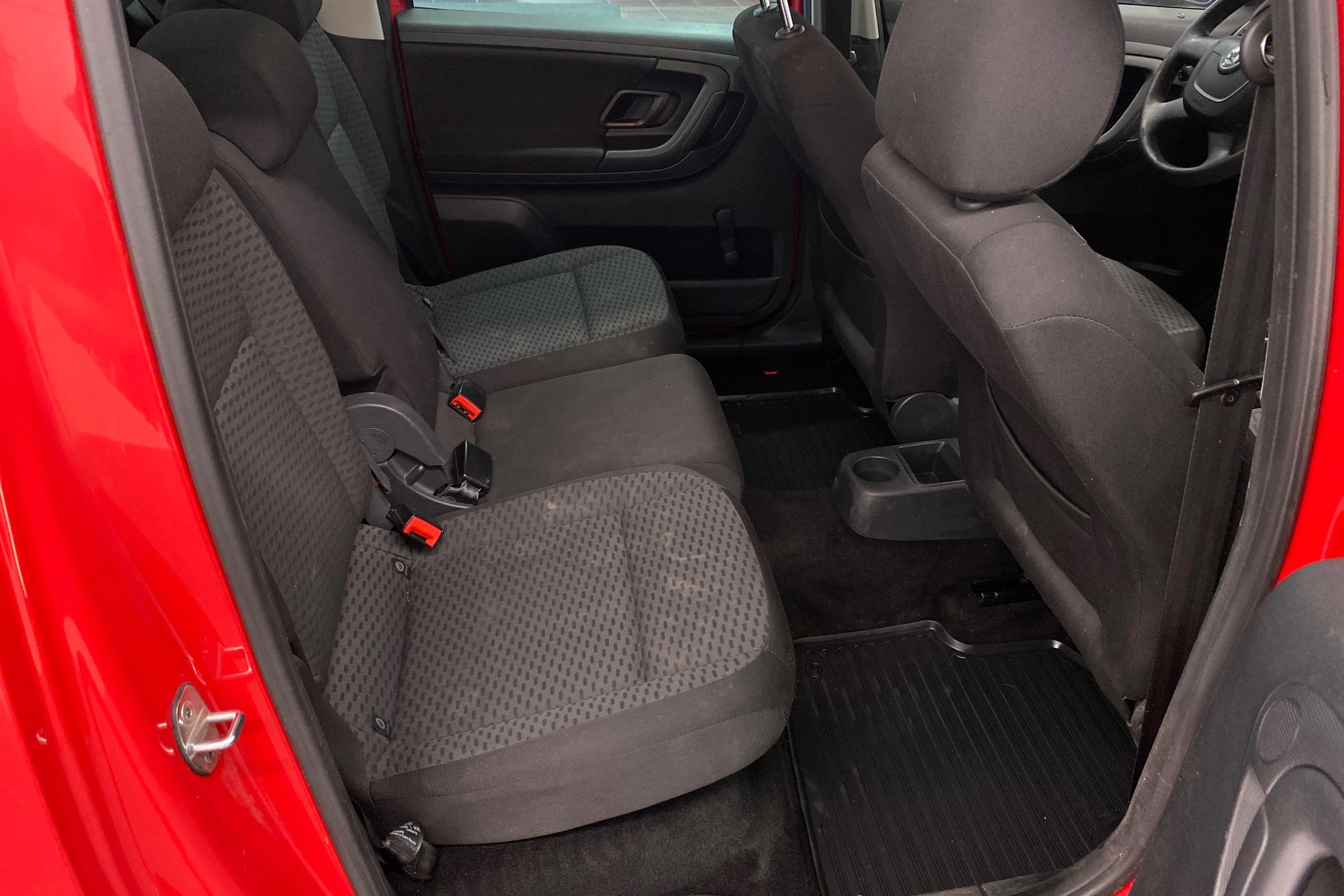 punainen Skoda Roomster 2012 kuva 12.