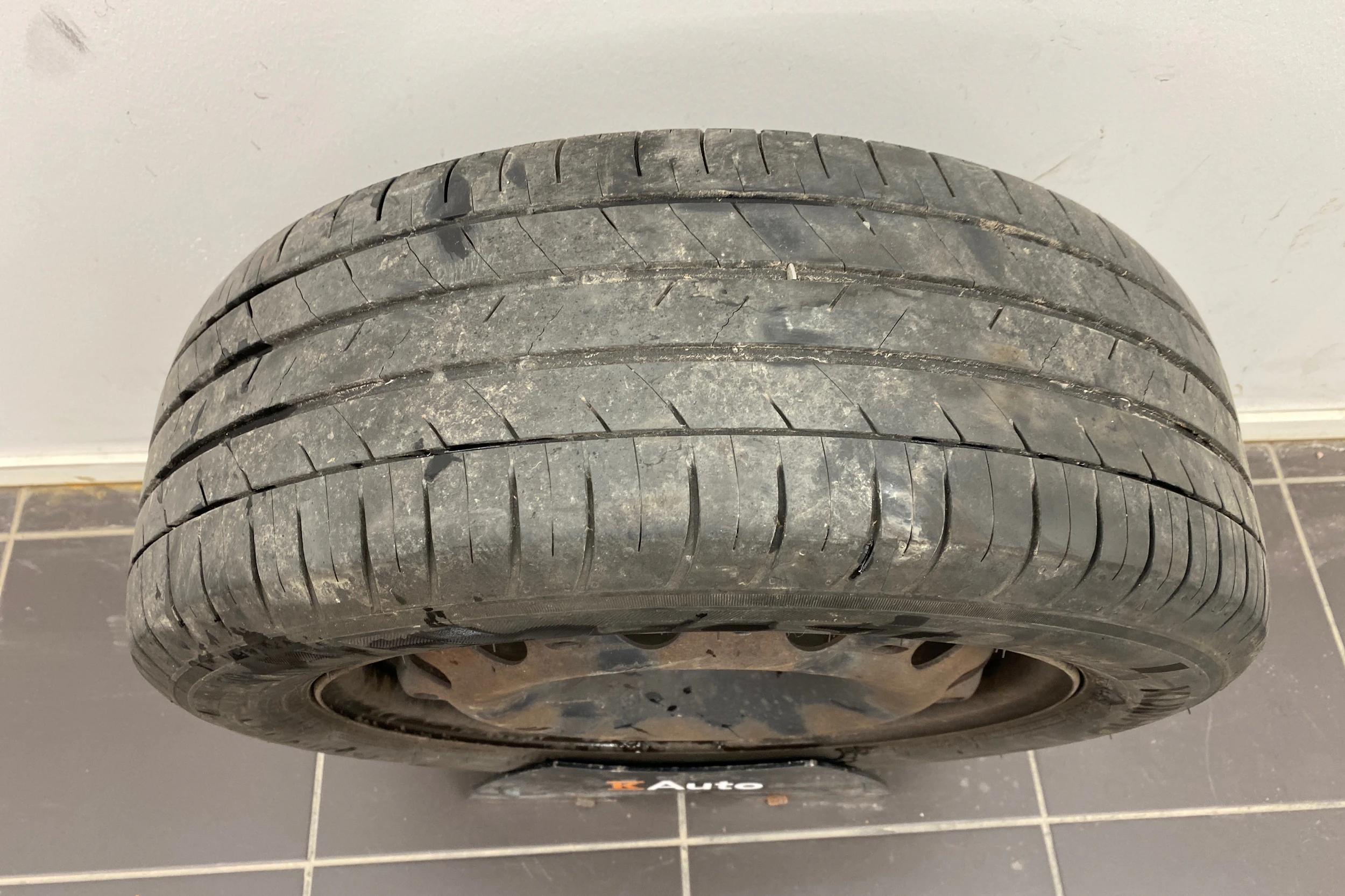 punainen Skoda Roomster 2012 kuva 15.