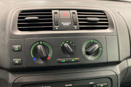 punainen Skoda Roomster 2012 kuva 17.