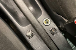 punainen Skoda Roomster 2012 kuva 20.