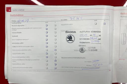 punainen Skoda Roomster 2012 kuva 31.