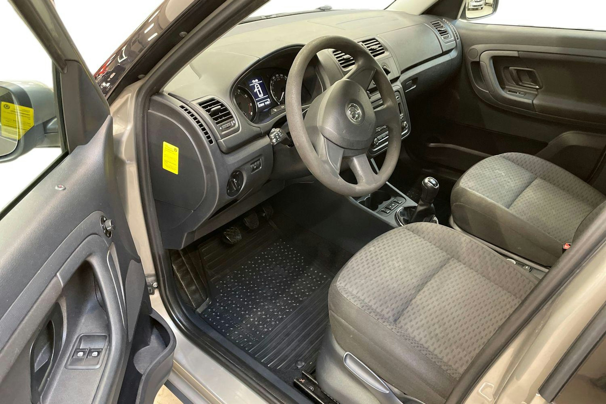 ruskea (beige) Skoda Roomster 2013 kuva 6.