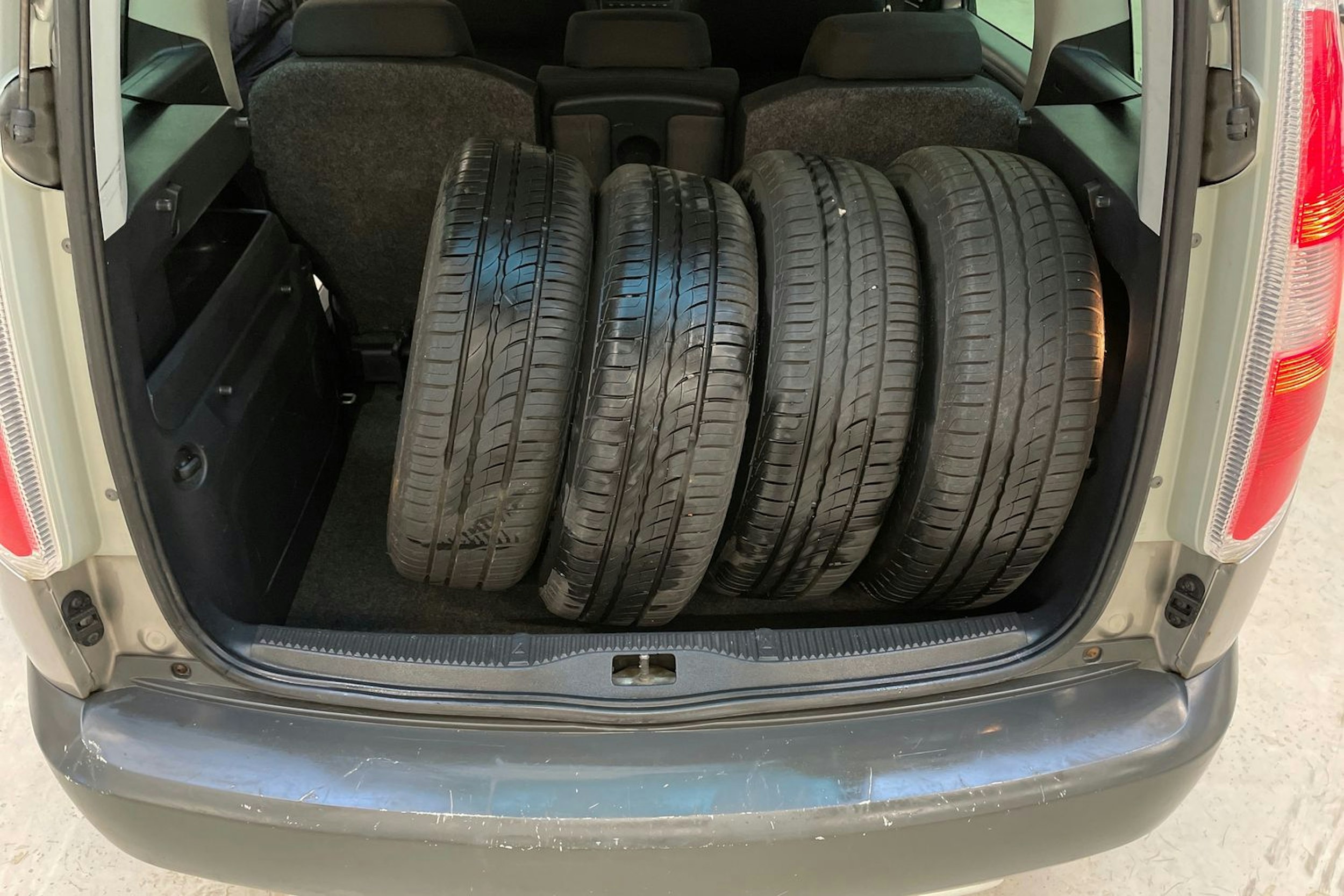 ruskea (beige) Skoda Roomster 2013 kuva 13.