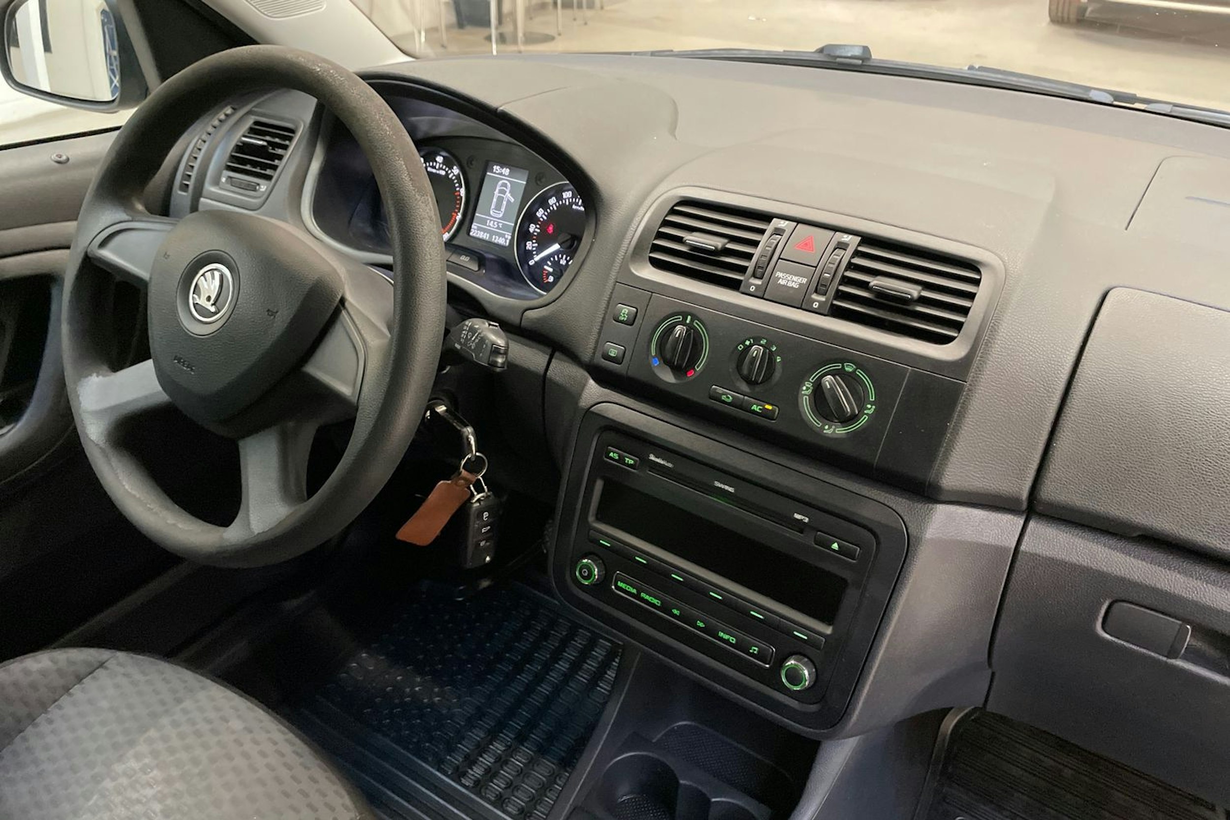 ruskea (beige) Skoda Roomster 2013 kuva 15.