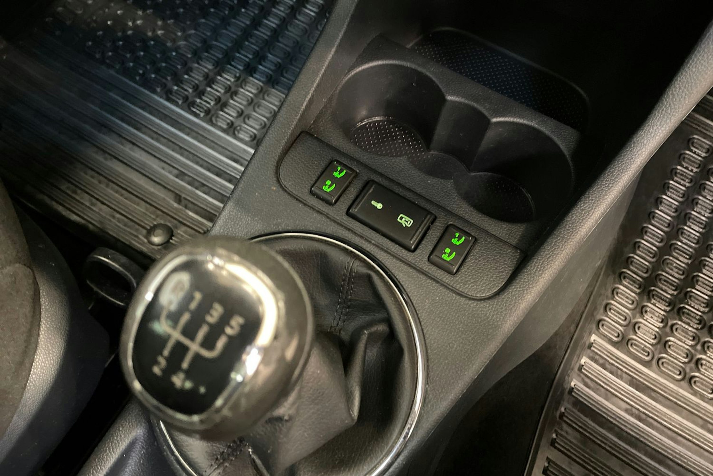 ruskea (beige) Skoda Roomster 2013 kuva 16.