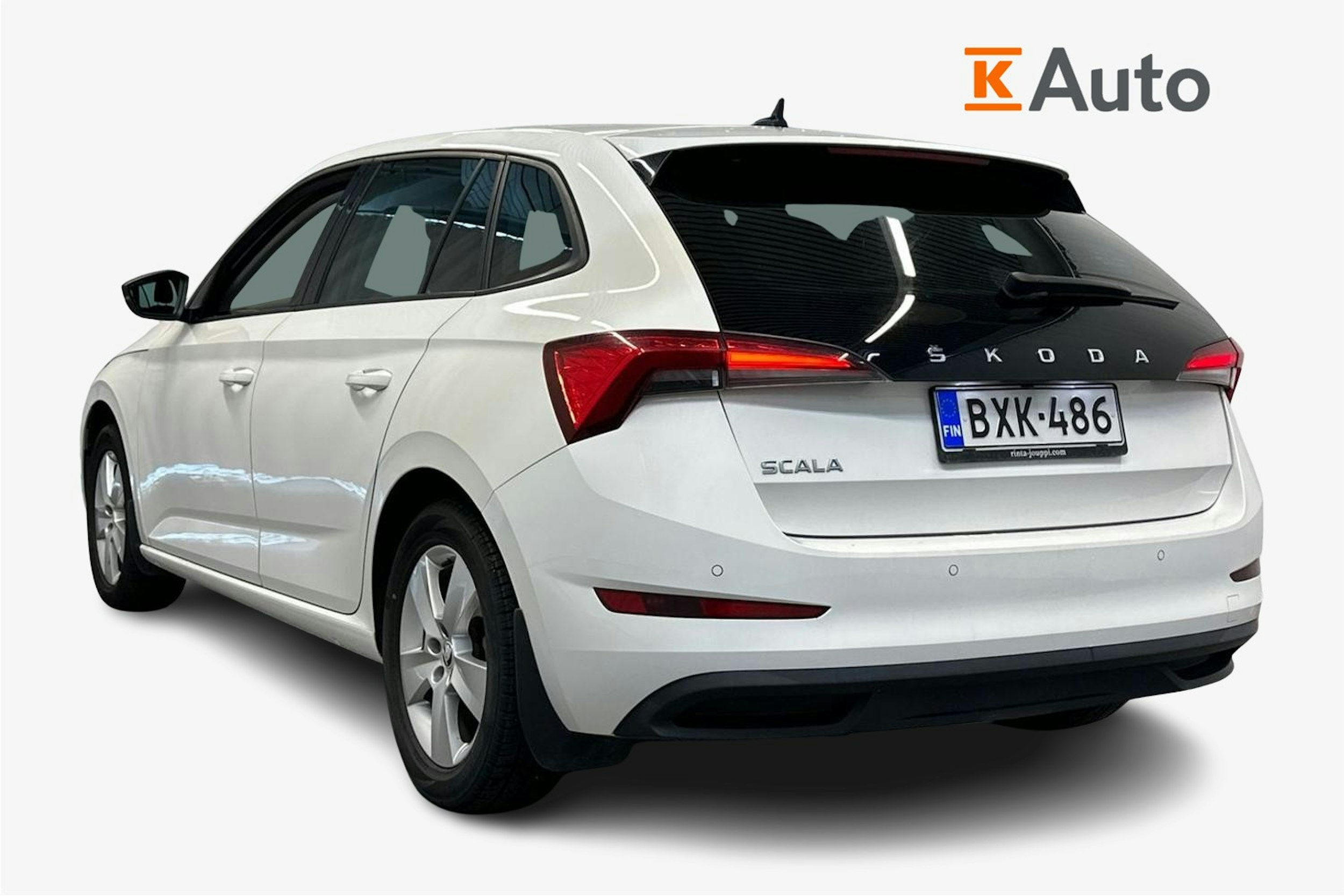 valkoinen Skoda Scala 2019 kuva 2.