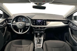 valkoinen Skoda Scala 2019 kuva 9.