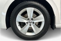 valkoinen Skoda Scala 2019 kuva 11.