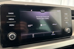 valkoinen Skoda Scala 2019 kuva 21.
