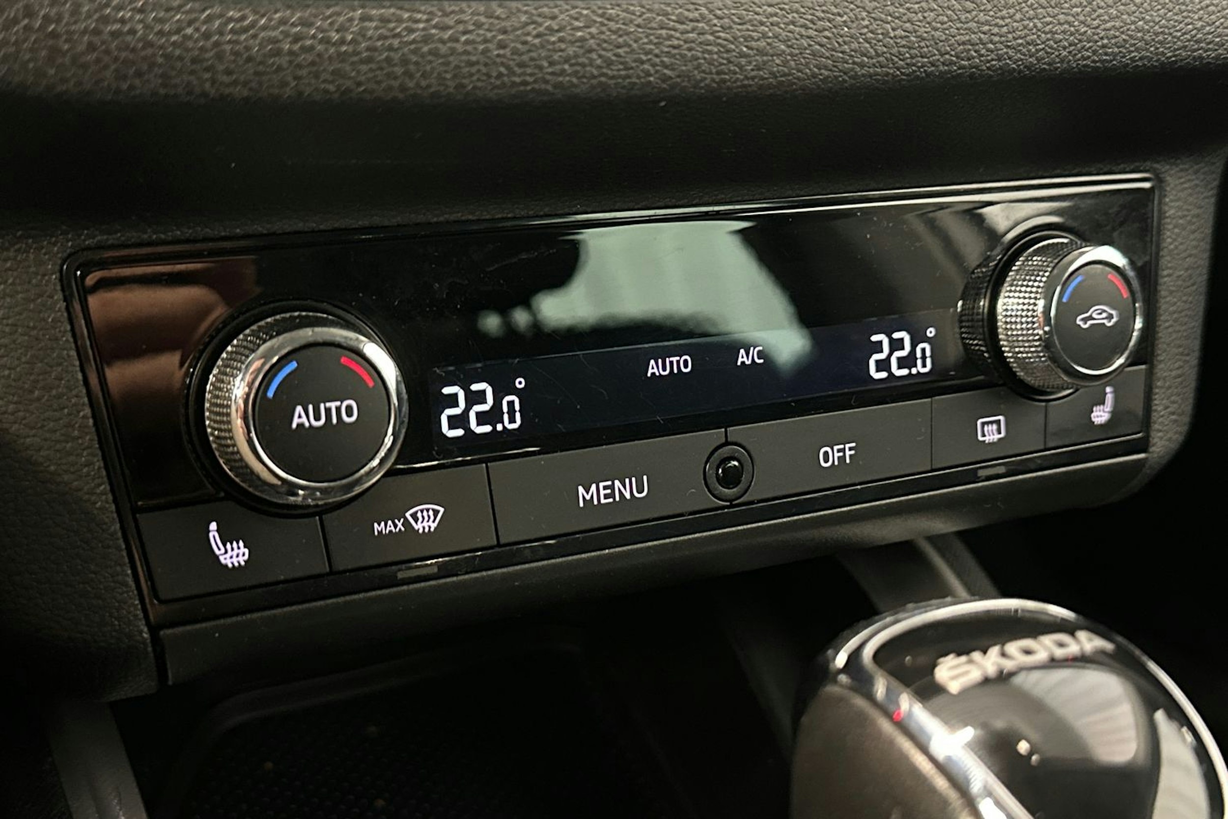 valkoinen Skoda Scala 2019 kuva 24.