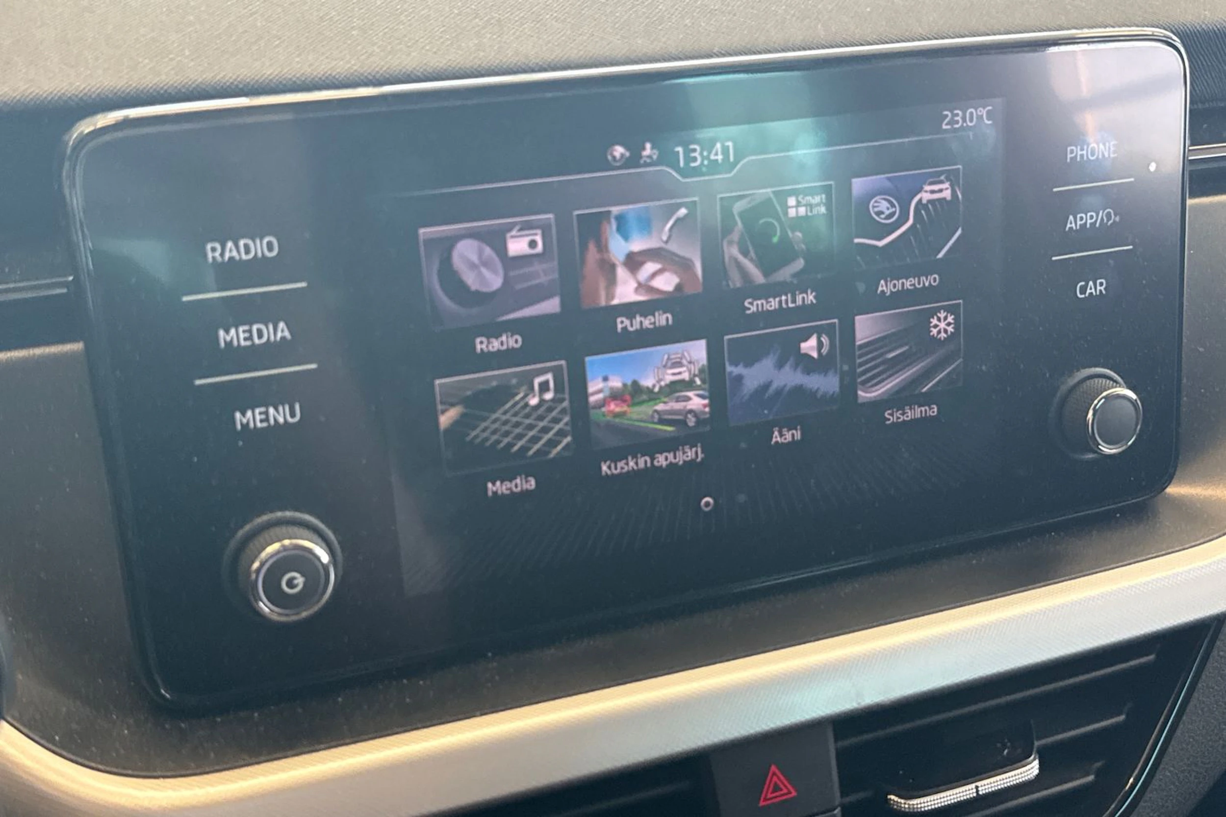 punainen Skoda Scala 2019 kuva 5.