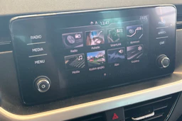 punainen Skoda Scala 2019 kuva 5.