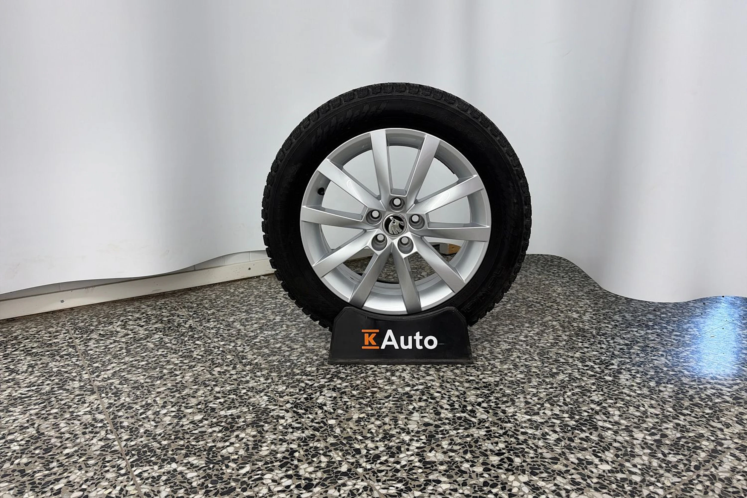 punainen Skoda Scala 2019 kuva 10.