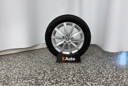 punainen Skoda Scala 2019 kuva 10.