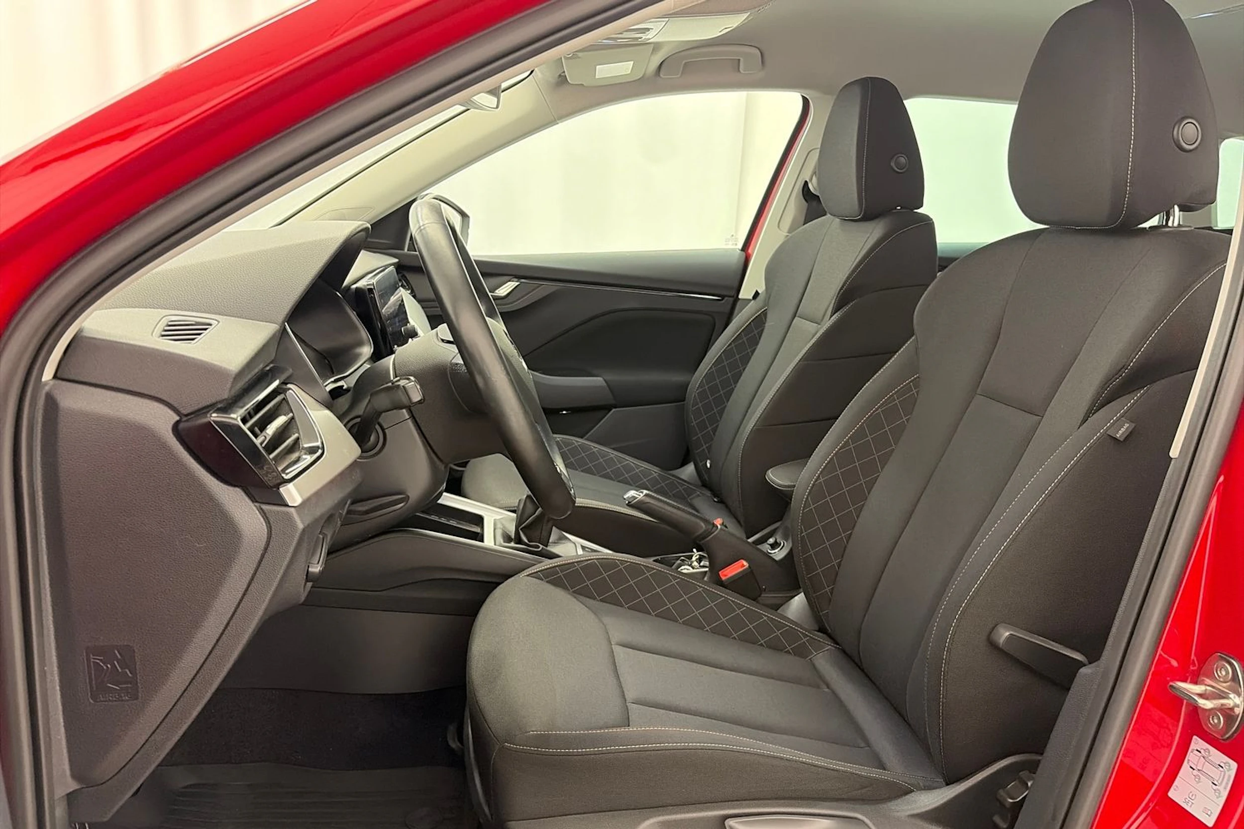 punainen Skoda Scala 2019 kuva 12.