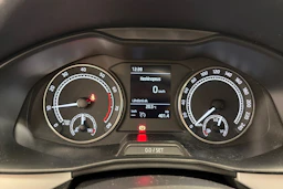 punainen Skoda Scala 2019 kuva 13.