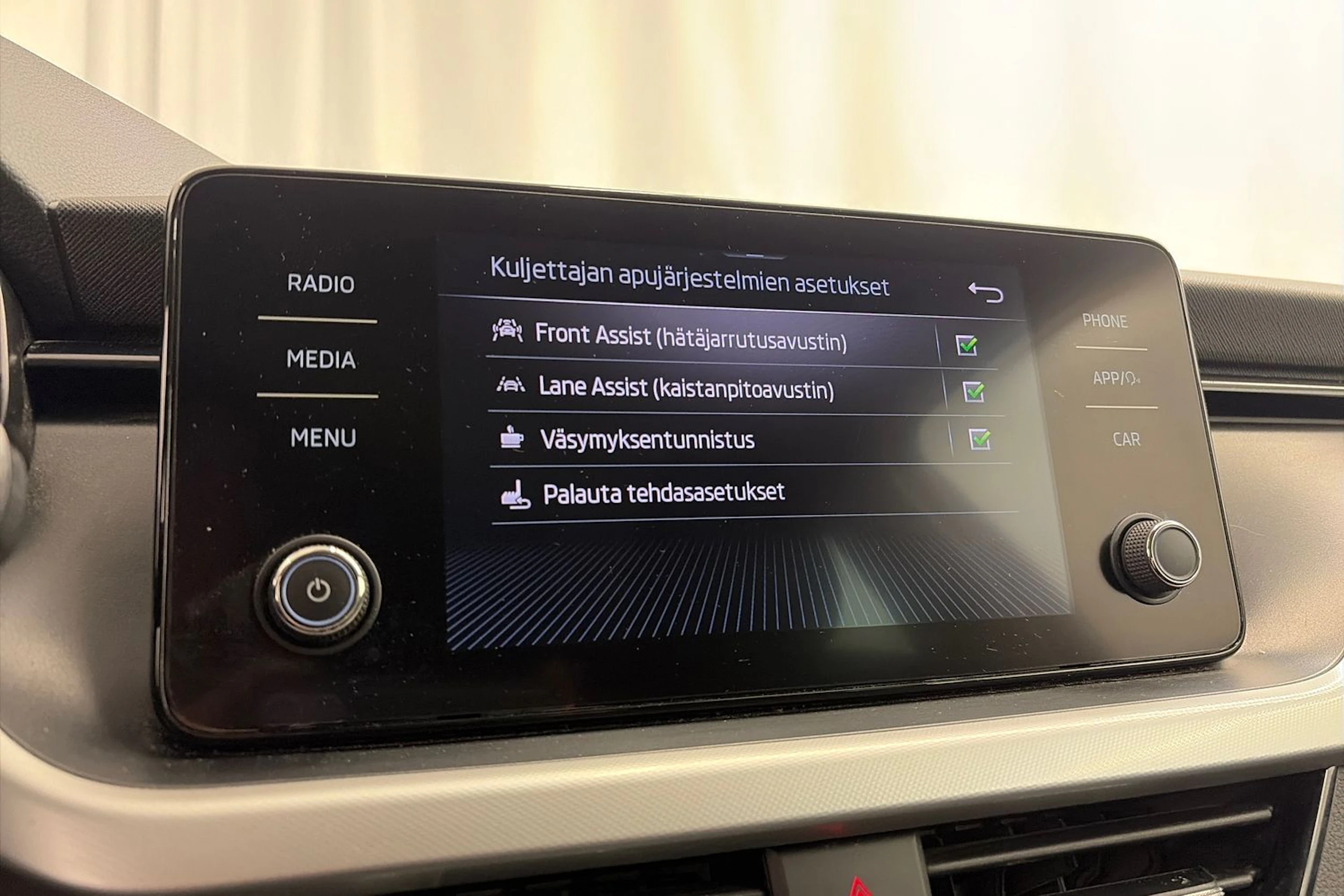 punainen Skoda Scala 2019 kuva 19.