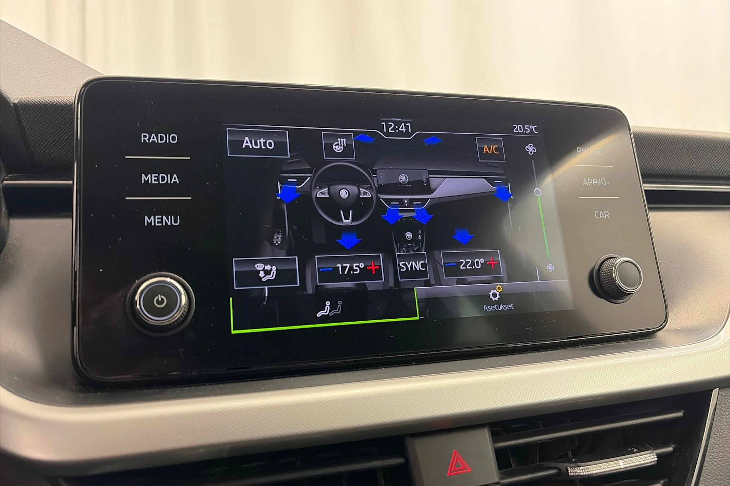 punainen Skoda Scala 2019 kuva 20.